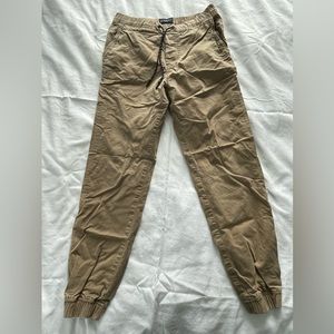 American Eagle Khaki Joggers.  Elastic Waistband and ankle.Men’s size XS.  EUC.